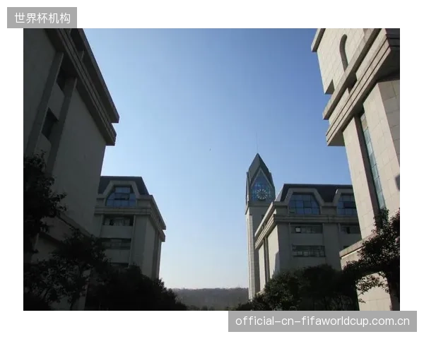 南京“梧桐树”体育社群主导的线上预约系统，以算法应对老城区篮球场高峰期占用难题